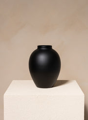 Aura Vase - Matte Black