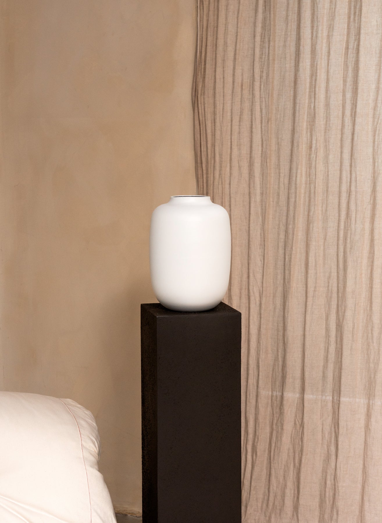 Nola Vase XL - Matte White