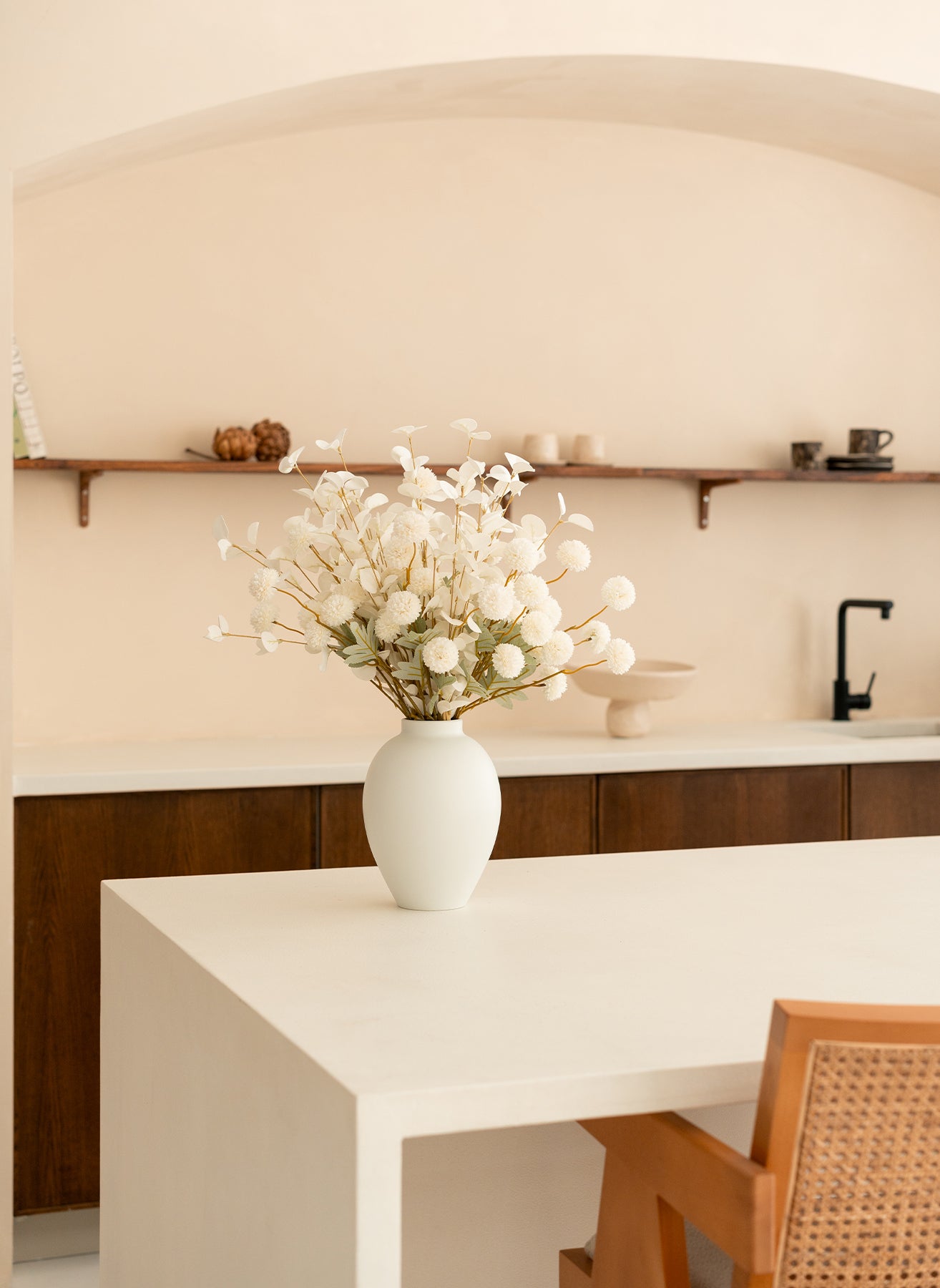 Aura Vase - Matte White