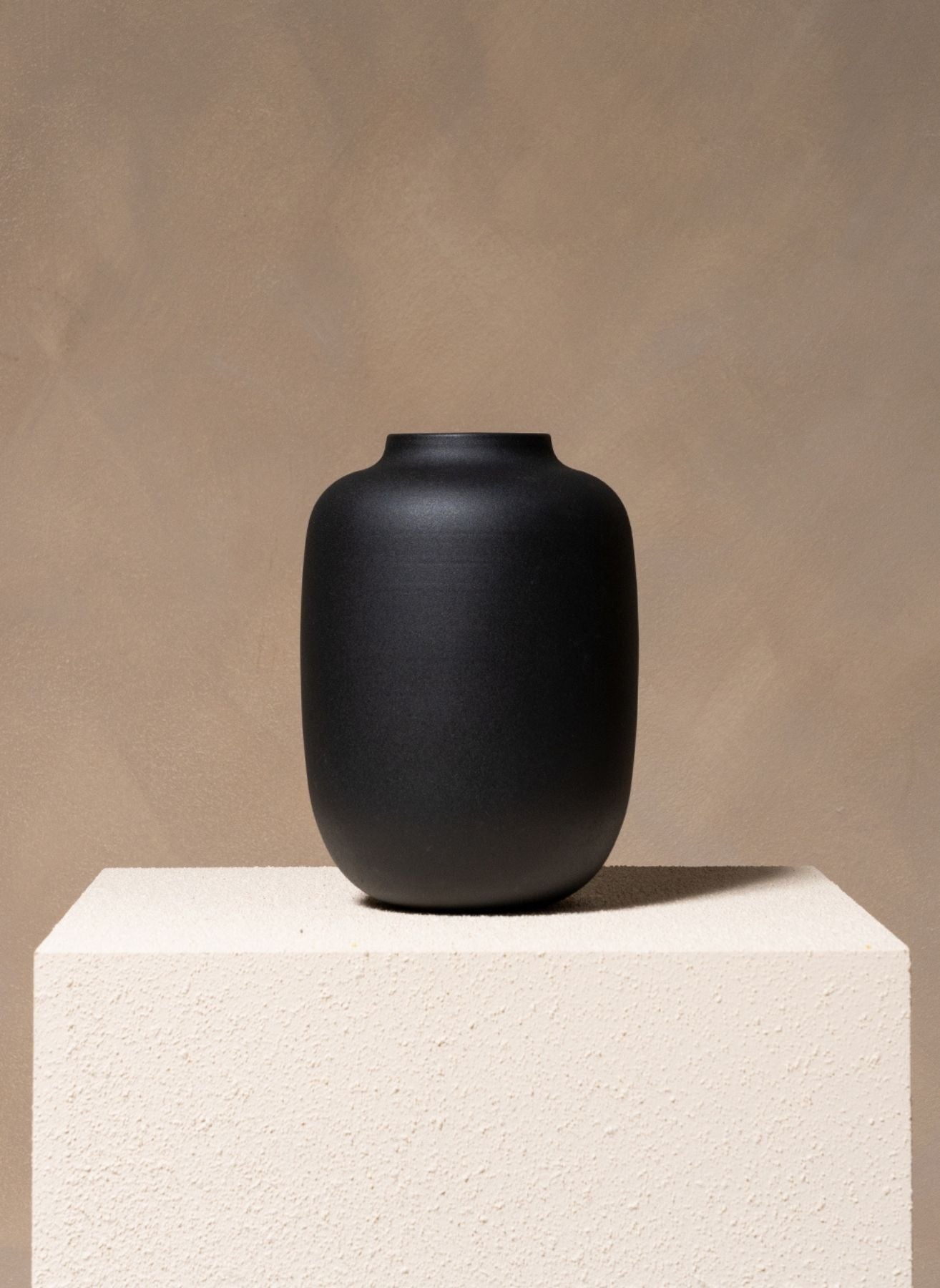 Nola Vase - Matte Black