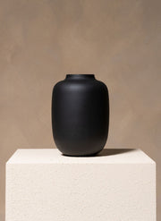 Nola Vase - Matte Black