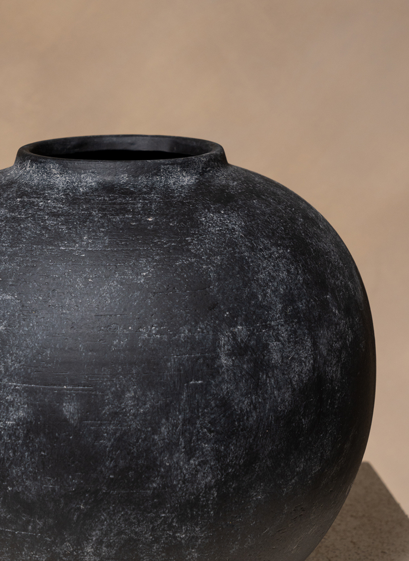 Terra vase - Black