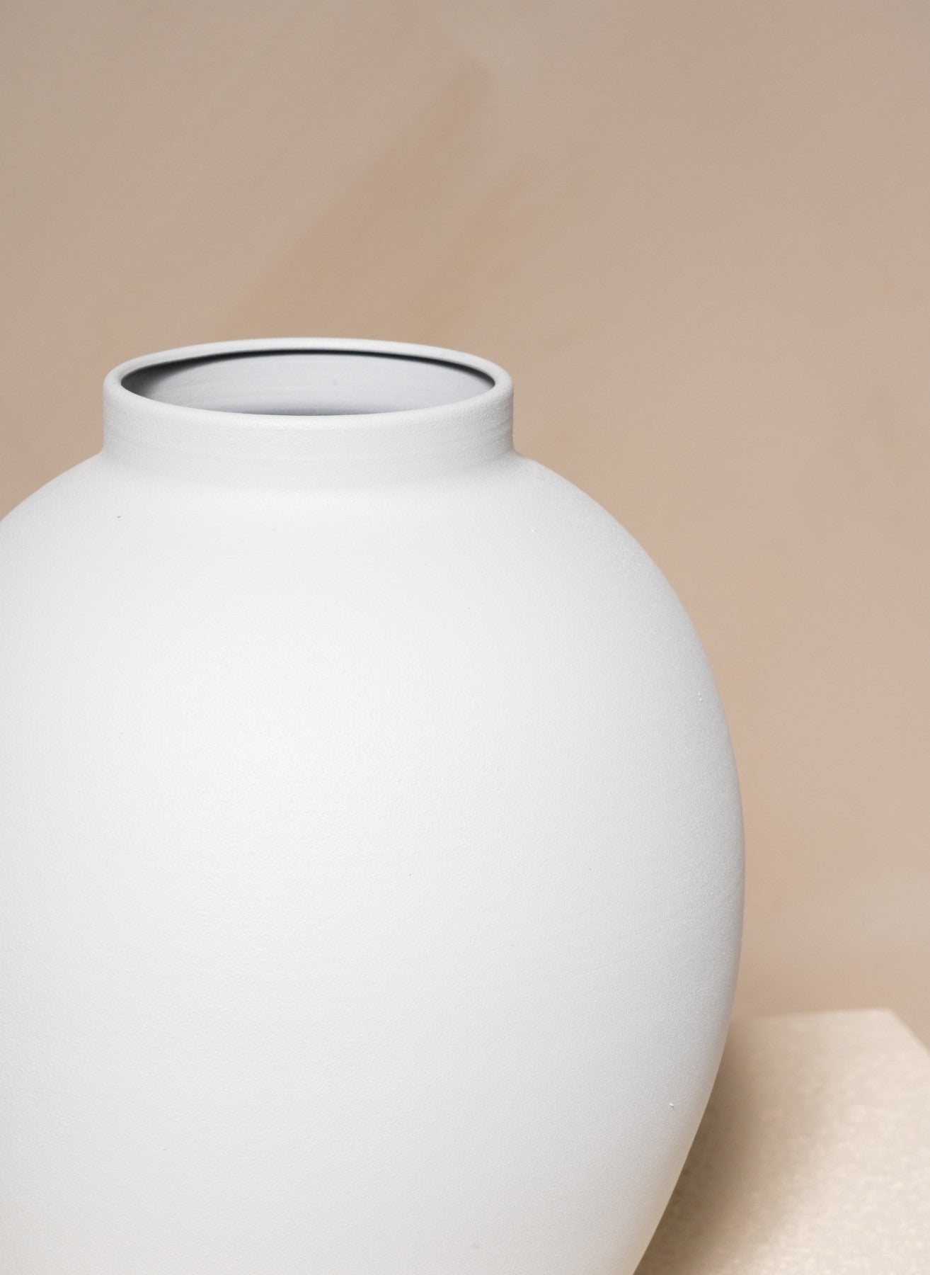 Aura Vase - Matte White