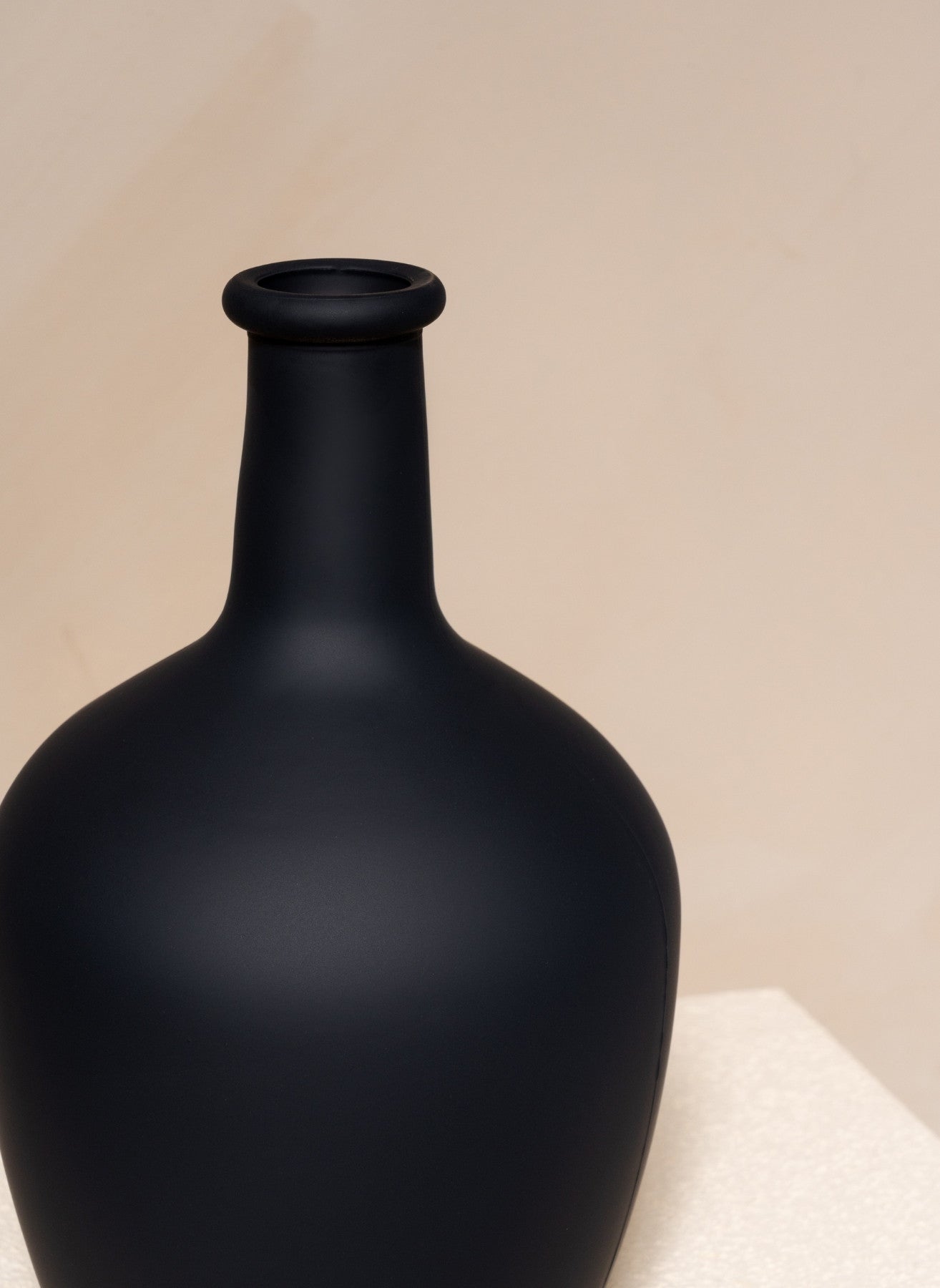 Balloon Vase - Matte Black